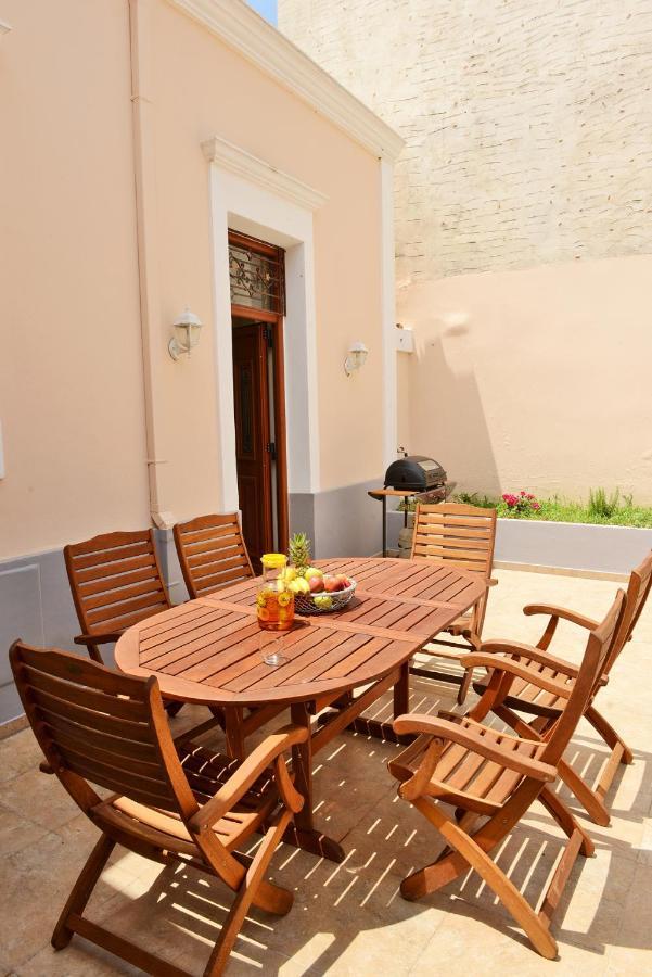 Classical Villa Archontiko D&M Rhodes City Εξωτερικό φωτογραφία